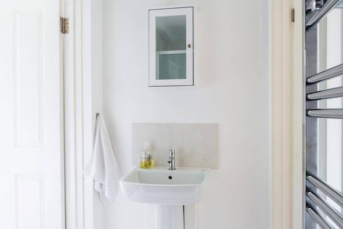 New Snug Doubleensuite In Central Forest Row Bagian luar foto