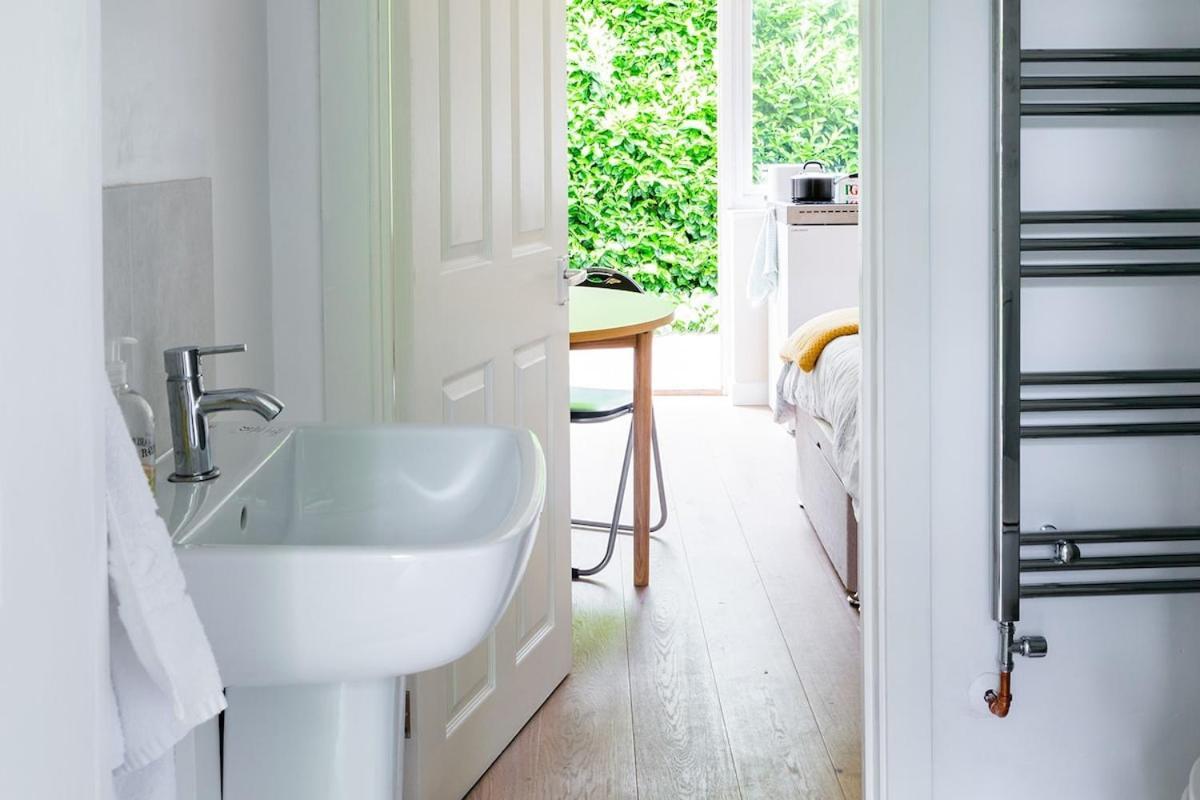 New Snug Doubleensuite In Central Forest Row Bagian luar foto